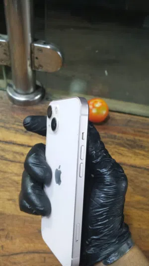 iPhone 13 عادي الجهاز وكالة ما شاء الله مغير شاشة وبطارية نوعيات كويسة  الجهاز للبيع المستعجل