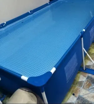 حوض سباحة مستعمل للبيع   ورول ساج عشبي فاصل مستعمل ارتفاع 2متر /في 7مترالطول للبيع بمدينة طرابلس