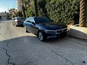 بي ام دبليو الفئة 5 530e 2020 مجمركة مرخصة، صالون/سيدان، هايبرد BL، أنوار نهارية