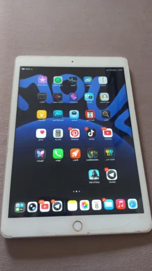 ايباد ابل الجيل الثامن استعمال نظيف منزل عليه تحديث ios 24