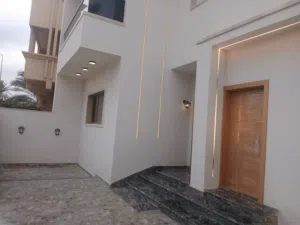 منزل حديث دورين مفصولات للبيع في سوق الجمعة شارع الكنار .