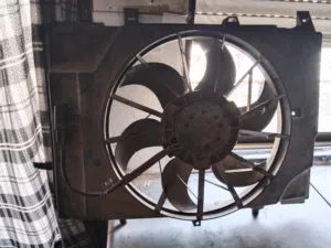 مروحة روديتر كهربائية ( مرسيدس c  او قرش ونص )