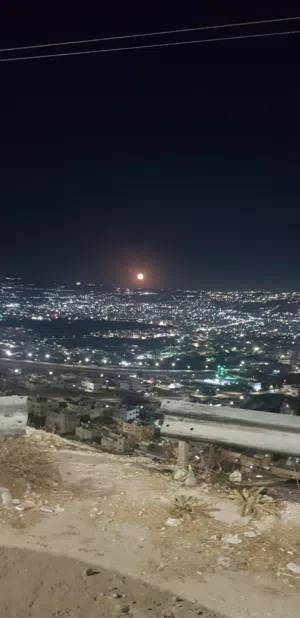 للبيع ارض مطله في موقع مميز جدا من اراضي شمال عمان