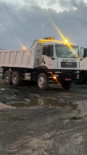 MAN TIPPER 2009