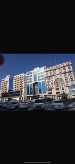 أنا-المالك-فرصه-بسعر-مميز-للبيع-مكتب-بمساحه-مفتوحه-في-غلا-جنب-فندق-سنتارا-مساحه-245-متر