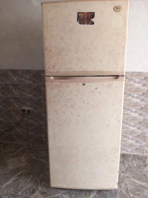ثلاجه( ال جي) بحالة ممتازة حجم كبير