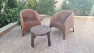 2 كراسى وطاولة