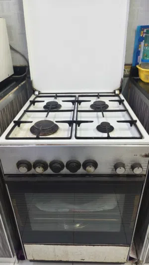 Cooking Range 4 burner with baking oven