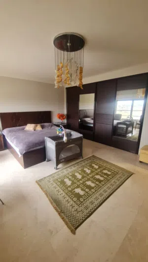 شقة طابقية فارغة للبيع في عبدون - ref : 14576
