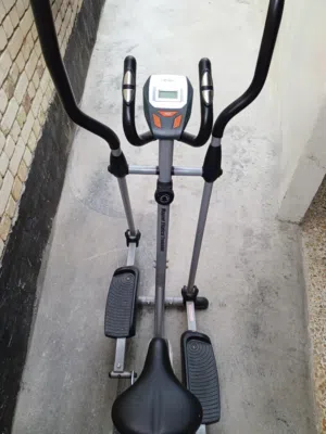 دراجة رياضية (Exercise Bike) للبيع بحالة جيدة