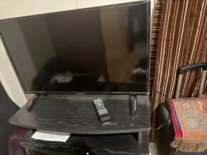 شاشه بريما 32 بوصه LED / HD بحاله ممتازه مع الرسيفر
