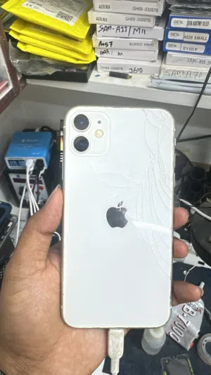 Apple iPhone 11 128 GB in Muscat