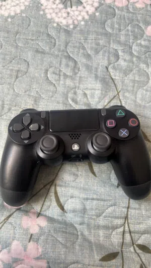 يد ps4 نظيفة نظافة ربي يبارك