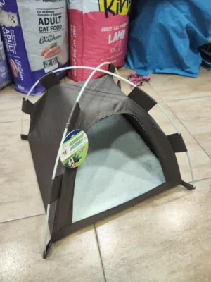 بيت للقطط على شكل كوخ فرشه صيفي شتوي بتوسع بسه كبير