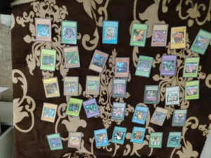 مجموعة بطاقات يوغي يو أصلية للبيع – حالة ممتازة. مجموعة بطاقات يوغي يو أصلية للبيع – حالة ممتازة