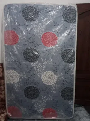 للبيع فرشة رويال مفرد و نصف