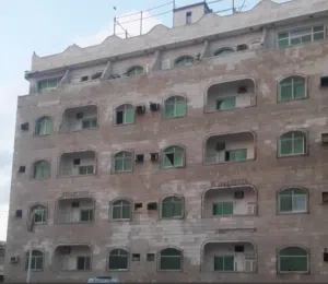 500 m2 . Landlord2
