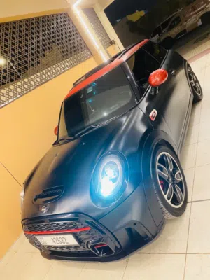 Dhs 15500/= Mini Cooper S - John Cooper Works Edition - Gulf Specs - 2014 Top - خليجي