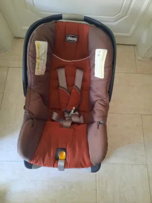 Chicco key fit 30 car seat ( like new)