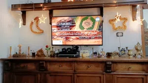 دنسوار زان خليجي قطعتين حجم كبير اربع كمودينات من تخت واربع دروج ثقيل ومرتب