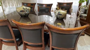 طقم طاولة سفرة بحالة جيدة