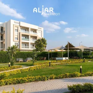 شقه للبيع في كمبوند متواجد فيها اول فرع لجامعه استون البريطانيه في مصر