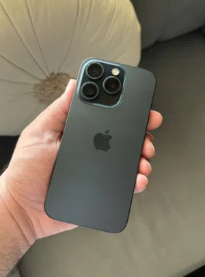 آيفون 15 برو نظيف جداً للبيع