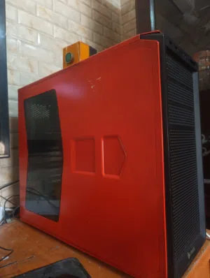 للبيع جهاز كمبيوتر   المواصفات:  المعالج:  Intel Core i7 6700 (قوي وسريع جداً)
