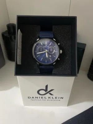 Men's Stylish Analog Quartz Watch - Medium Size (40mm) original Daniel Klein Warranty 1 year left