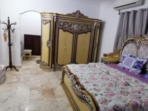 غرف للإيجار اليومي و أسبوعي وشهري بالخوير نظيفة جدا وأسعار رمزية ....أقرأ الوصف جيدا .