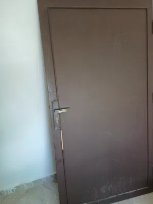 جرة غاز للبيع ب30 باب للبيع ب50 قابل للتفاوض