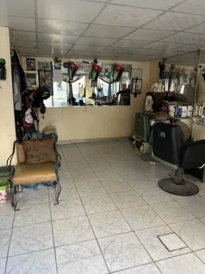 محل على طلعة السوق موقع ممتاز جداً