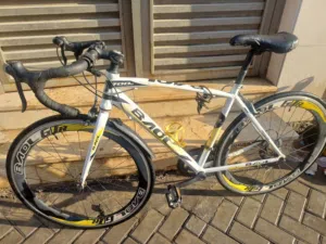 للبيع دراجة سباق (Road Bike) بحالة جيدة   النوع: دراجة سباق (700C)  الماركة: BAOL