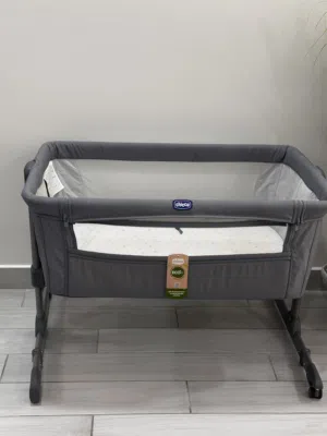 للبيع سرير اطفال ماركة شيكو chicco