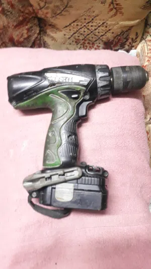 دريل شحن هيتاشي  14.4  قولت صناعة يابانية  أصلي  للبيع