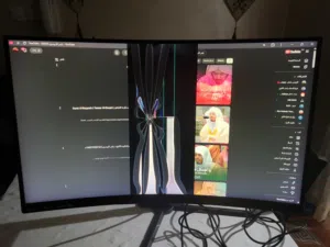 للبيع شاشة AOC CQ27G3S مكسورة سكراب. كل القطع الداخلية والقاعدة سليمة 100%. تنفع للي يبي ب