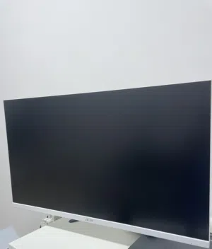 شاشة acer اللون ابيض