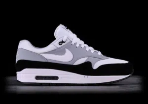 بوت Nike Air Max قياس 42 اصلي وبحال الجديد
