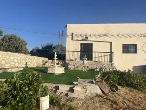 منزل مستقل باجمل مواقع عجلون مفروش للايجار