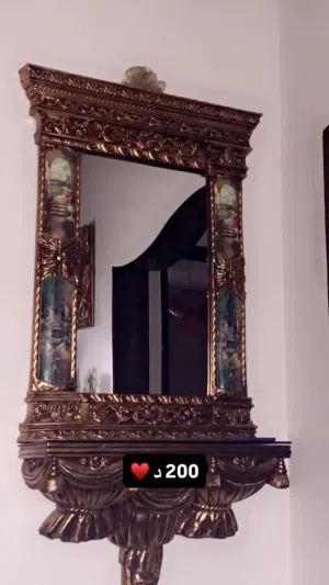 كرسي ومراية للبيع