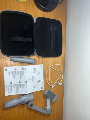 Accessories and equipment . Tripod . Used3