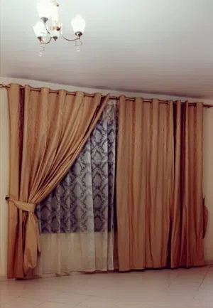 ستائر كبيره للبيع