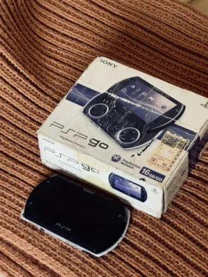 جهاز PSP GO