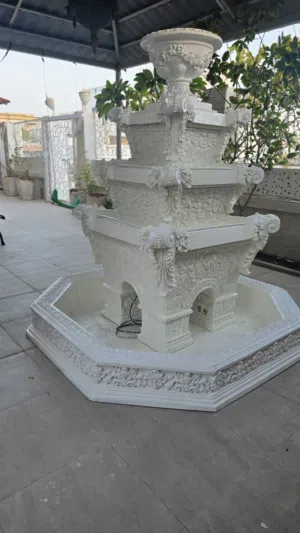 نافورة خارجية على شكل شلال