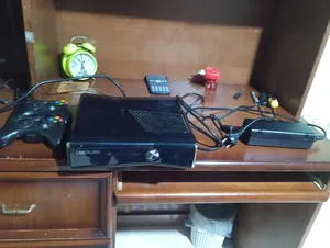 XBOX 360  فوق 180لعبه / مهكر