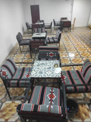16كرسي و4ميوزه للبيع سعر الأربع كراسي وميز