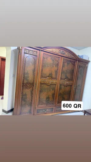 خزانات ملابس للبيع المستعجل