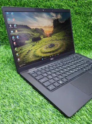 Dell latitude 7330 12th Gen 16gb ram 512gb NVME ssd 8gb Iris xe Graphics 10cores Processor type C's