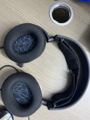 سماعه steelseries arctis 5 شغاله 100% فش فيها ولا عيب