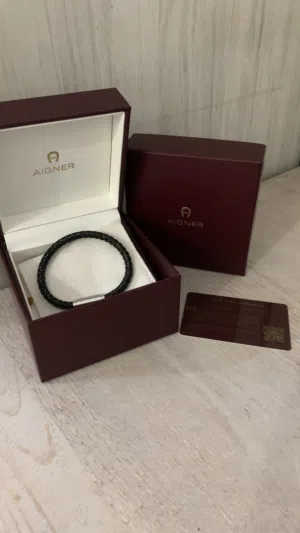 سوارة اقنر Aigner
